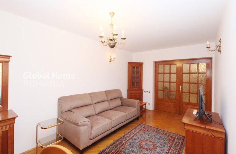 Piata 1 Mai, apartament 4 camere, loc parcare in curtea interioara, 4 balcoane