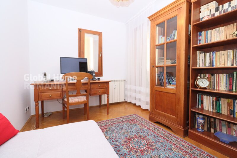 Piata 1 Mai, apartament 4 camere, loc parcare in curtea interioara, 4 balcoane