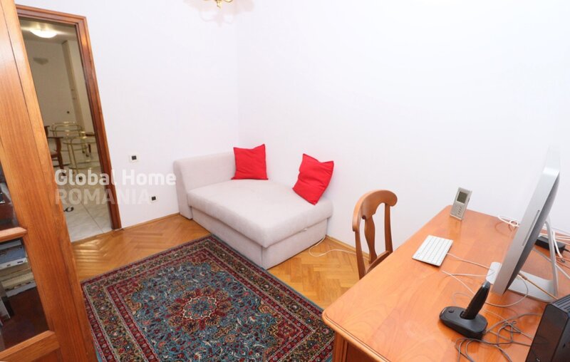 Piata 1 Mai, apartament 4 camere, loc parcare in curtea interioara, 4 balcoane